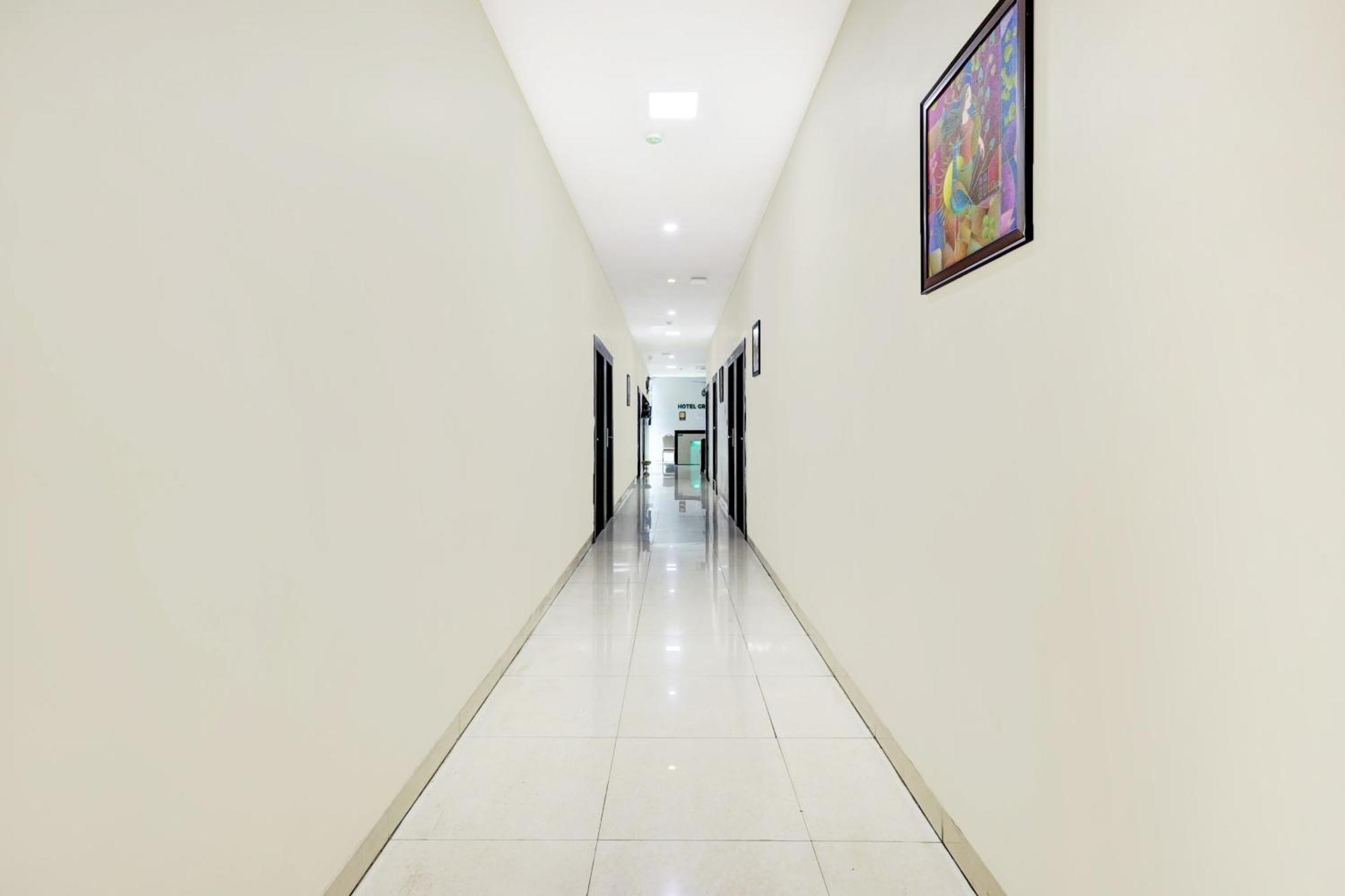 Super Collection O Dabagardens Near Beach Road Вишакхапатнам Экстерьер фото