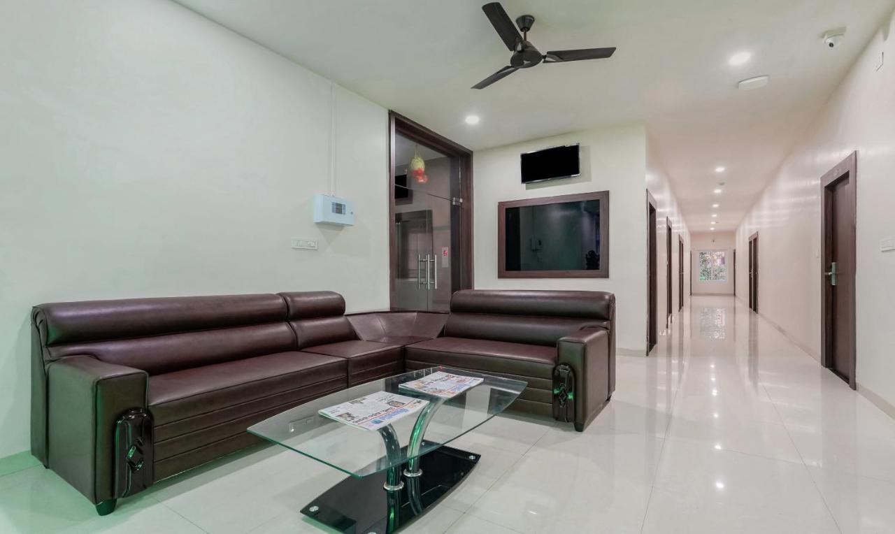 Super Collection O Dabagardens Near Beach Road Вишакхапатнам Экстерьер фото